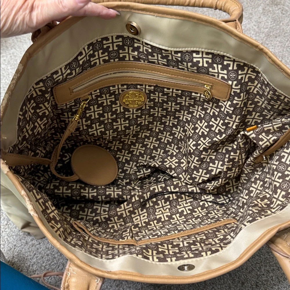 Tory Burch classic tory